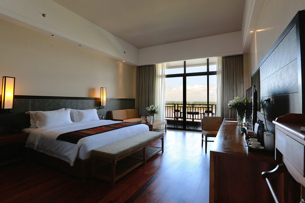 Landmark Mekong Riverside Hotel Vientiane Exterior photo